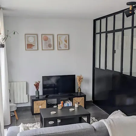 Comfortable Near Transport Apartament