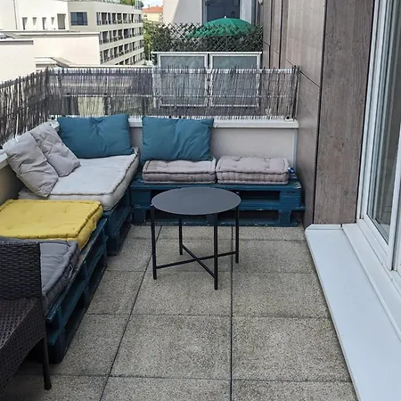Comfortable Near Transport Apartament Lyon